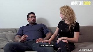 AMATEUR EURO – Gagica blondă drăguță Leila lovește greu la primele audiții porno