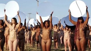 Grup de femei nud în SUA